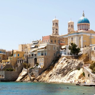 Η Σύρος πρώτη επιλογή για τις πασχαλινές διακοπές