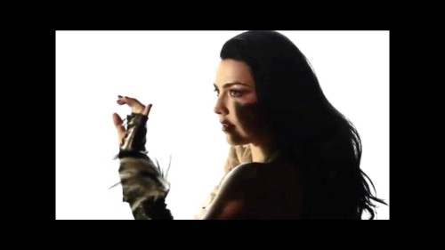 Ακούστε το καινούργιο κομμάτι της τραγουδίστριας των Evanescence “Speak to me”
