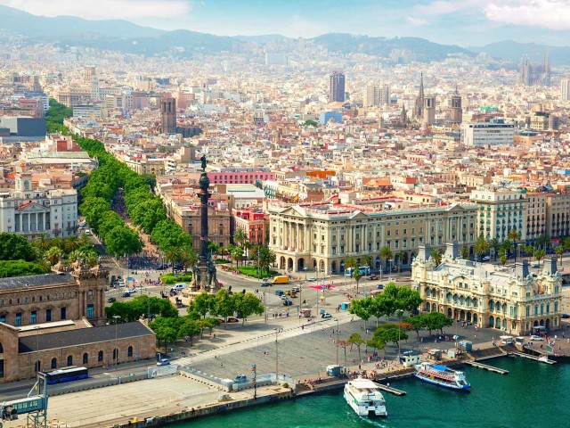 Γιατί η Βαρκελώνη φωνάζει “όχι άλλοι τουρίστες”;