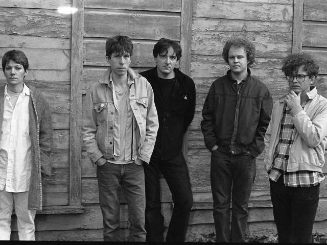 The Feelies – In Between