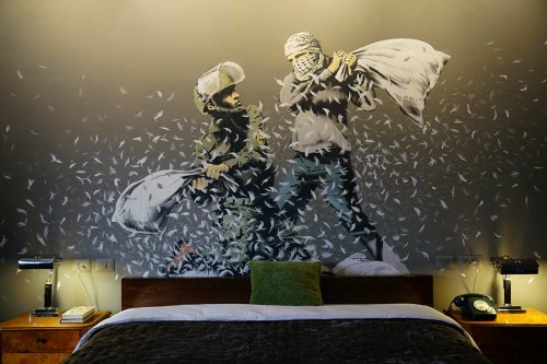 Το «Walled Off Hotel» του Banksy στη Βηθλεέμ