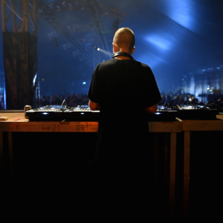 Ο Cannibal Radio προάγει την κουλτούρα της ηλεκτρονικής μουσικής στην Αθήνα