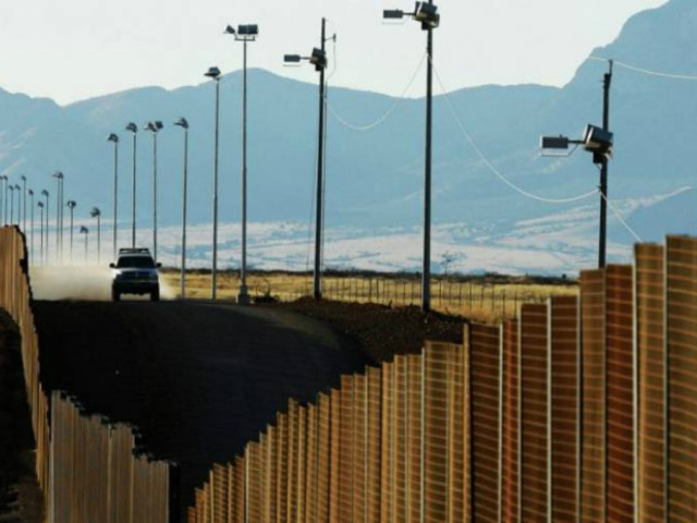 Το Πεντάγωνο εκταμιεύει 1 δις δολάρια για το τείχος στα σύνορα με το Μεξικό