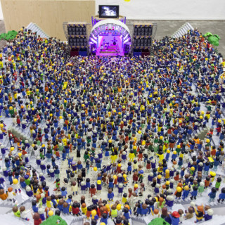 Μετά το Νεύμα του Ανδρέα, τώρα στην Τεχνόπολη και το Rock in Athens φτιαγμένο από Playmobil