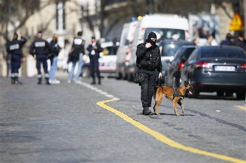 Έκρηξη από παγιδευμένη επιστολή στα γραφεία του ΔΝΤ στο Παρίσι