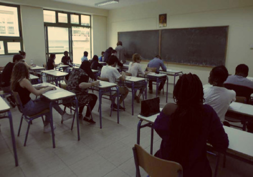 Πανελλήνιες: Σε ποιές σχολές μειώνονται οι εισακτέοι