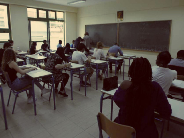 Πανελλήνιες: Σε ποιές σχολές μειώνονται οι εισακτέοι