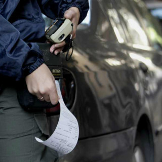 Ο Δήμος Αθηναίων διαγράφει πρόστιμα χιλιάδων ευρώ από κλήσεις