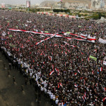 Υεμένη: Τεράστια διαδήλωση 2 χρόνια μετά την επέμβαση του σουνίτικού συνασπισμού