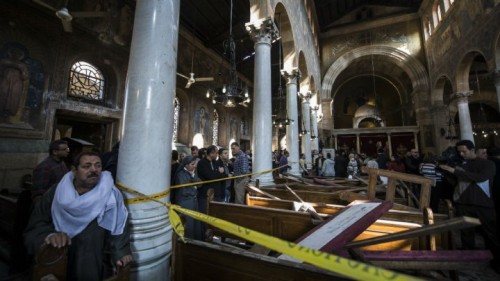 Δεκάδες νεκροί από βομβιστικές επιθέσεις σε εκκλησίες Κοπτών στην Αιγυπτο