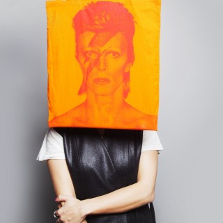 Ο David Bowie αποτελεί case study και λατρεία για τη Χαρά Ζούμα