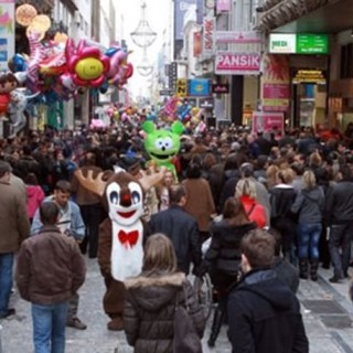 Το ωράριο των καταστημάτων για την εορταστική περίοδο