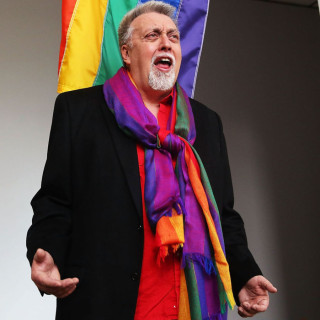 Πέθανε ο δημιουργός της εμβληματικής πολύχρωμης σημαίας της LGBT κοινότητας