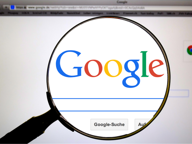 Συντηρητικός απολυμένος υπάλληλος της Google καταθέτει μήνυση κατά του τεχνολογικού κολοσσού για σκόπιμη πολιτική διακρίσεων