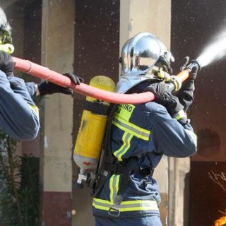 Πυρκαγιά σε βιοτεχνία ξυλείας στον Νέο Κόσμο