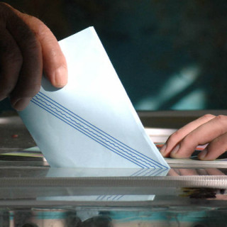 Αλλάζει το πολιτικό σκηνικό σύμφωνα με δημοσκόπηση