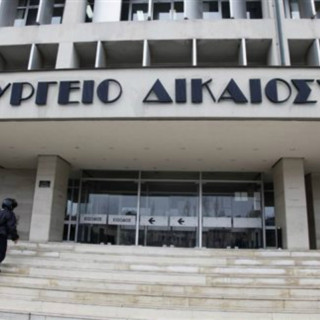 Η δικογραφία για παράνομη χρηματοδότηση ΜΚΟ με εμπλεκόμενους τον Γ. Παπανδρέου και τον Ανδρ. Λοβέρδο στη Βουλή