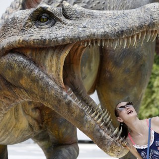 Η γιγαντιαία φιγούρα του Siamosaurus στην Ταϊλάνδη