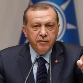 «Xρεοκοπημένη και τελειωμένη» αποκάλεσε την Ελλάδα σε ομιλία του Ερντογάν [ΒΙΝΤΕΟ]