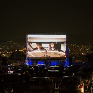 At The Drive-In: Στο τιμόνι η Μπόνι, ο Κλαιντ συνοδηγός