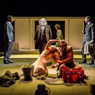 Declan Donnellan: «Αγαπώ τους Έλληνες επειδή κατανοούν το παράλογο»