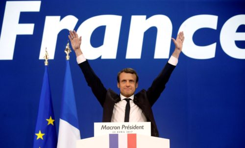 Γαλλία: Ο Μακρόν παρουσιάζει τους υποψήφιους του κινήματός του στις εκλογές
