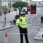 Λονδίνο: Διώροφο λεωφορείο έπεσε πάνω σε κατάστημα