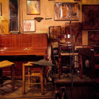 Απανεμιά – Η ιστορική μπουάτ της Αθήνας είναι ακόμα ζωντανή