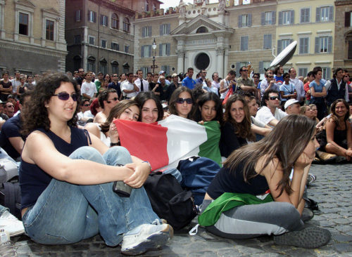 Οι Ιταλοί μεταναστευουν μαζικά στο εξωτερικό για δουλειά