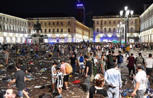 Tετρακόσιοι τραυματίες, δύο σε σοβαρή κατάσταση  στο Τορίνο από συνωστισμό φιλάθλων
