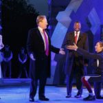 Η δολοφονία του Ντόναλντ Τραμπ υπονοείται σε μια νέα εκδοχή του έργου «Ιούλιος Καίσαρ» και προκαλεί αντιδράσεις