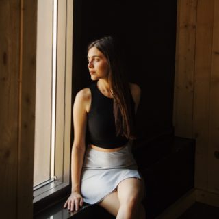 Η Νεφέλη Φασουλή φέτος το καλοκαίρι την κάνει ταράτσα με τον Φοίβο Δεληβοριά