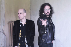 Για τους 2 by bukowski το καλύτερο γιατρικό του hangover είναι σόδα, πίτσα και Seinfeld