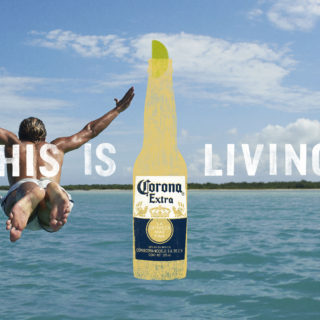 “This Is Living” από την Corona: Η ζωή το καλοκαίρι… χωρίς πολλά, να ‘χεις τα πάντα!