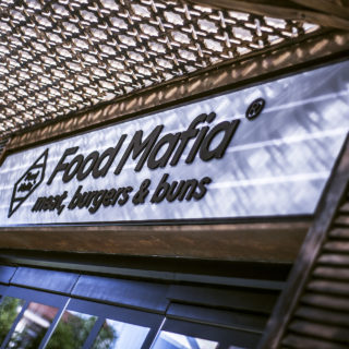 Food Mafia: Κρέας, μπέργκερ, bao bun και Μαραντόνα στη Νέα Ερυθραία