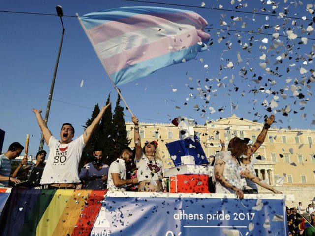 Athens Pride 2017: Το Σύνταγμα Βάφτηκε Πολύχρωμο