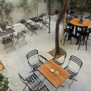 Ένα νέο house bar στον Κεραμεικό περιμένει να το βαφτίσετε όπως εσείς θέλετε