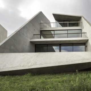 Μια κατοικία στην Καλλιτεχνούπολη αποδεικνύει πως η αρχιτεκτονική είναι πρώτα τέχνη