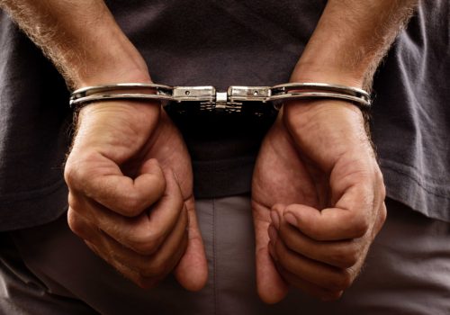 Σύλληψη δύο ανδρών στη Μύκονο για τον βιασμό κοριτσιού στα Πατήσια