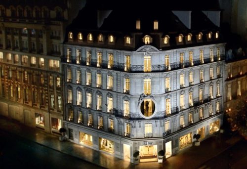 70 χρόνια Christian Dior στο παριζιάνικο Μουσείο Διακοσμητικών Τεχνών