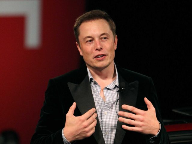 O Elon Musk πλέον πουλάει και φλογοβόλα
