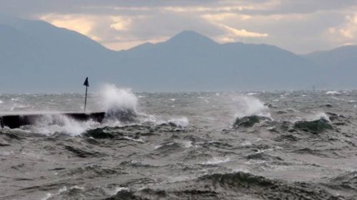 Ζάκυνθος: Επιβατικό σκάφος προσέκρουσε σε βράχο