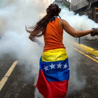 Στη Βενεζουέλα η καθημερινή επιβίωση μοιάζει με θρίλερ
