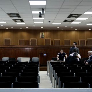 Δίκη Χρυσής Αυγής: Αρνούνται κάθε σχέση με την επίθεση στους Αιγύπτιους ψαράδες οι δύο κατηγορούμενοι που απολογήθηκαν σήμερα