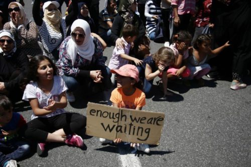 Θεσσαλονίκη: Πρόσφυγες σκοπεύουν να κάνουν πεζή πορεία προς τα σύνορα