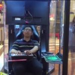 Στην Σαγκάη βρέθηκε η λύση για να μην βαριούνται οι άντρες όσο ψωνίζουν οι γυναίκες