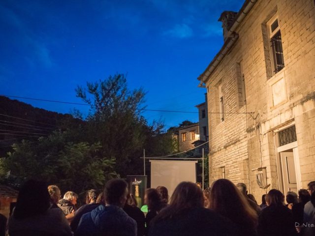 Στα Ζαγοροχώρια, κάποιοι άνθρωποι αγαπούν πολύ το σινεμά