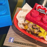 Σε αυτό το εστιατόριο σερβίρουν “Lego” Burgers!