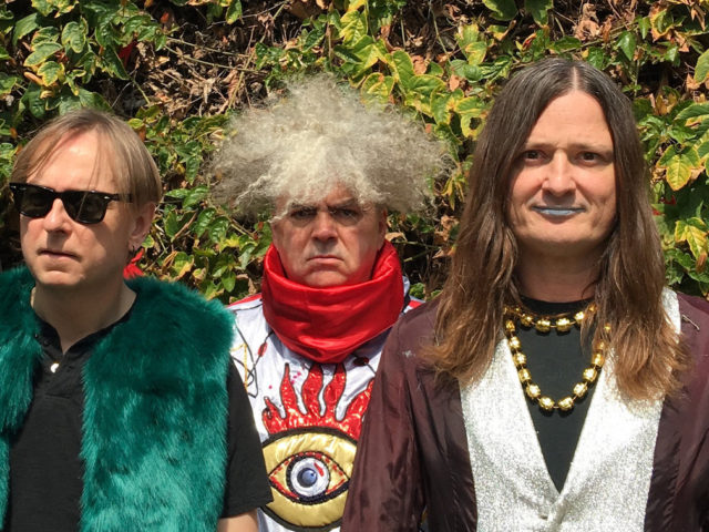 Melvins – A Walk With Love And Death