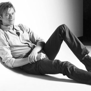Τα 10 πράγματα που έμαθε ο Lucas Till παίζοντας τον MacGyver